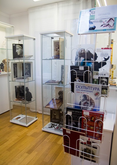  «Для слова камень оживает…»