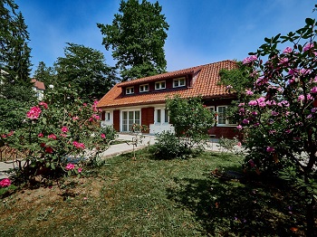 "За кулисами пространства" 