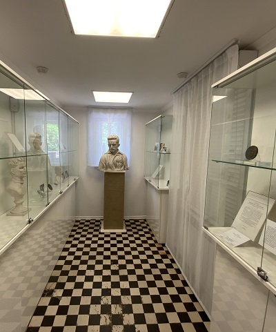 "Жизнь-творчество"